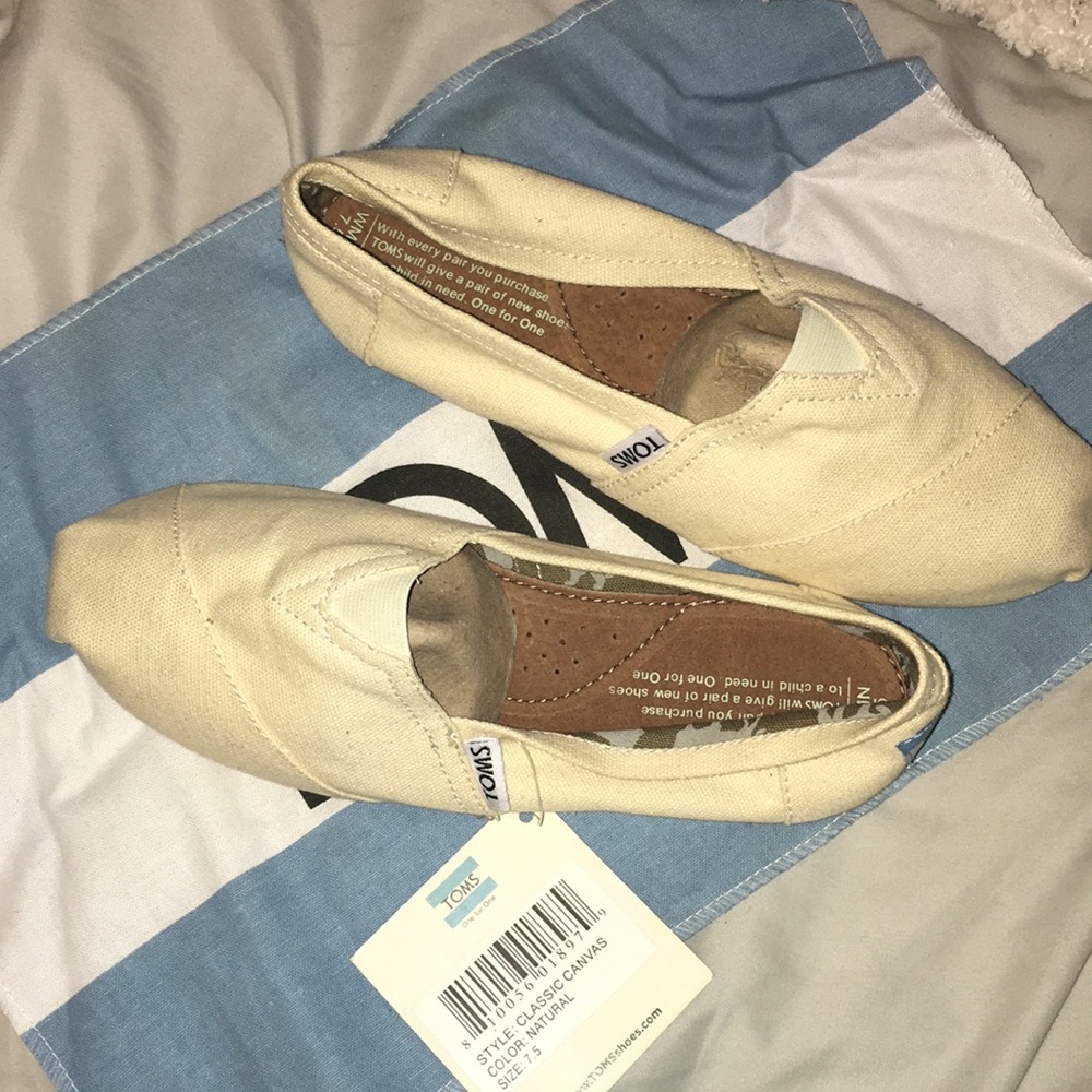 women’s canvas natural TOMS shoes 7.5